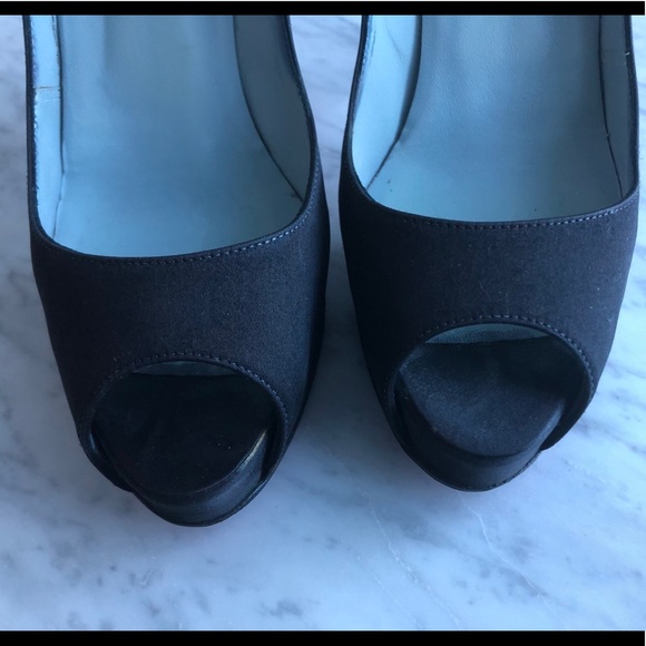 Christian Louboutin Very Prive Black Satin Pumps - Picture 3 of 15
